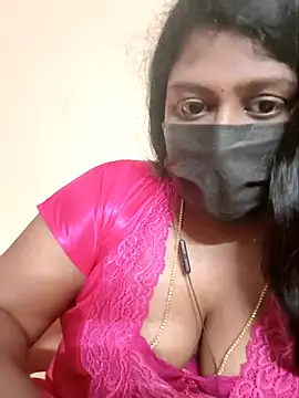 Snapshot of Romantic_Woman chatting on April 2026 07:58:01 PM Romantic Woman online show from April 2026 07:58:01 PM