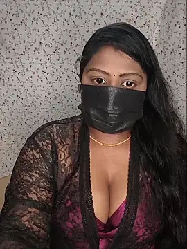 Snapshot of Romantic_Woman chatting on June 2026 07:07:01 PM Romantic Woman online show from June 2026 07:07:01 PM