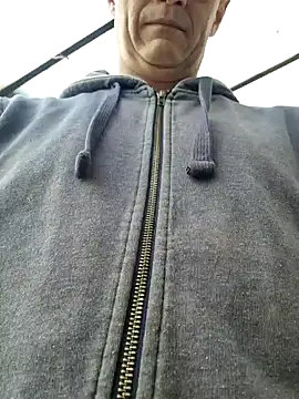 Frosting1957 online show from April 2026 07:35:01 AM