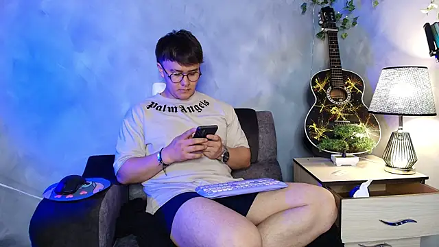 Snapshot of owen_xxx chatting on April 2026 04:20:02 AM owen xxx online show from April 2026 04:20:02 AM