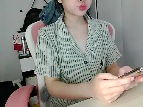 lucienguyen online show from June 2026 07:02:01 AM