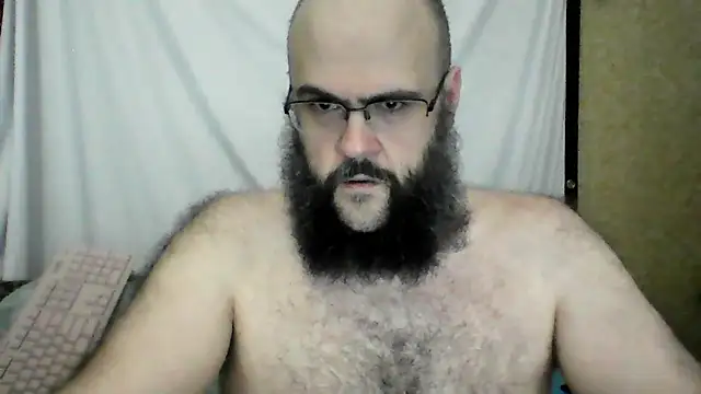 Snapshot of BriTheTopBear chatting on June 2026 01:19:01 AM BriTheTopBear online show from June 2026 01:19:01 AM