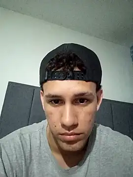 Gerardomendoza17 online show from April 2026 10:38:02 AM