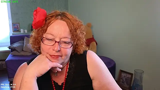 Snapshot of Fara_Flutte chatting on June 2026 08:28:01 AM Fara Flutte online show from June 2026 08:28:01 AM