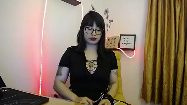 Isis dark online show from April 2026 08:21:01 PM