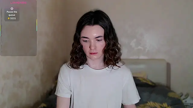 Snapshot of peach_mirage chatting on April 2026 05:35:01 PM peach mirage online show from April 2026 05:35:01 PM