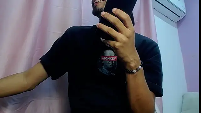 Snapshot of Amir_guy_ chatting on April 2026 06:10:01 PM Amir guy online show from April 2026 06:10:01 PM