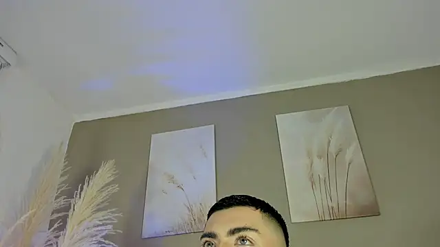 Snapshot of Alexander_Diazz chatting on June 2026 12:29:01 PM Alexander Diazz online show from June 2026 12:29:01 PM