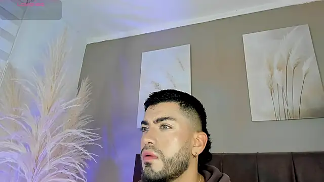 Snapshot of Alexander_Diazz chatting on July 2026 02:22:02 PM Alexander Diazz online show from July 2026 02:22:02 PM