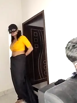 Love-Birdss online show from April 2026 08:57:02 PM