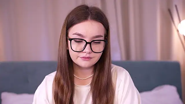 EvaWyliam online show from April 2026 02:11:02 PM