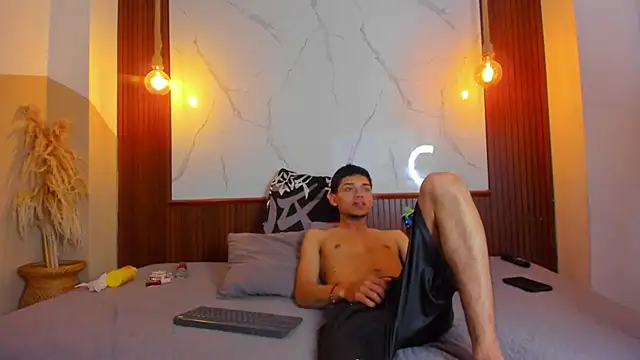 Snapshot of Eroticxcouple chatting on April 2026 03:34:01 AM Eroticxcouple online show from April 2026 03:34:01 AM