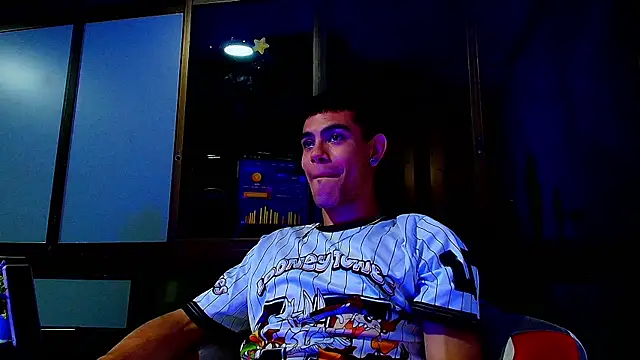 Snapshot of RomeoBoselli__ chatting on July 2026 04:17:02 AM RomeoBoselli online show from July 2026 04:17:02 AM