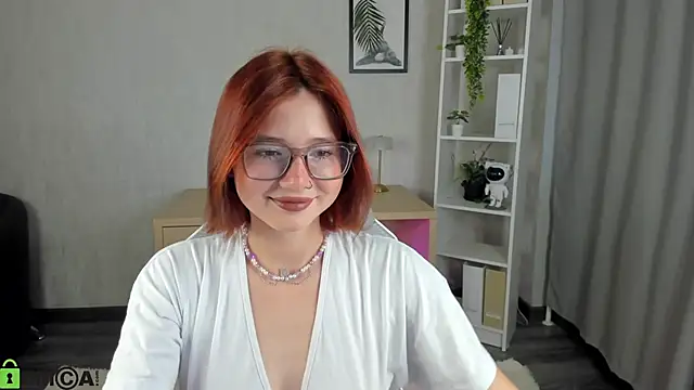 Snapshot of Lessi_Panic chatting on June 2026 12:56:02 AM Lessi Panic online show from June 2026 12:56:02 AM