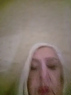 Julia20X online show from June 2026 06:43:02 PM