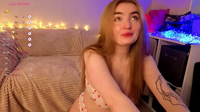 sweetandcuteee online show from April 2026 11:59:01 AM