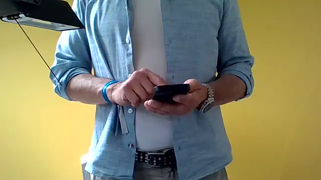 jjjust curiousss online show from April 2026 10:51:02 AM