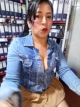 ZOE-WILDER  online show from June 2026 11:09:02 AM
