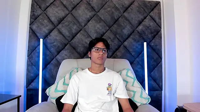LiamKron online show from May 2026 11:16:01 AM