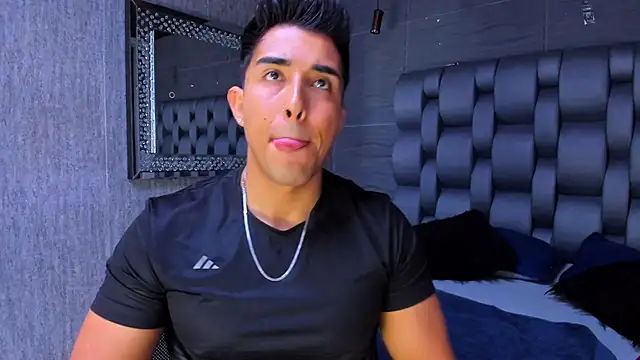 Snapshot of alangreek1 chatting on April 2026 11:05:01 PM alangreek1 online show from April 2026 11:05:01 PM