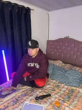 hotlatinocouple   online show from April 2026 05:34:01 AM