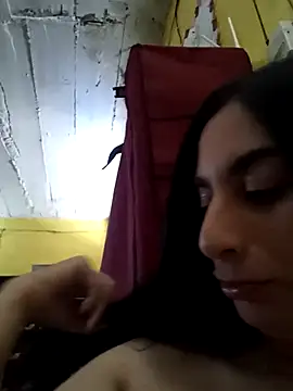 Perlizz 95 online show from April 2026 06:02:01 PM