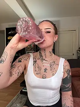 liloutatoou online show from April 2026 01:39:01 PM