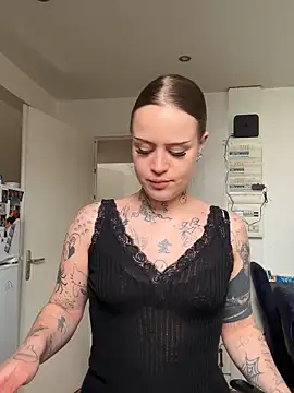 liloutatoou online show from April 2026 12:44:02 PM