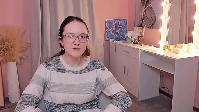 ErmaCurlis online show from April 2026 10:41:02 AM