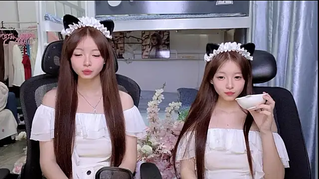 xiaoqiao-daqiao online show from May 2026 07:56:02 PM