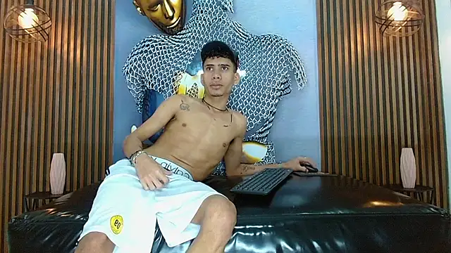 Skinny cute Alyer online show from April 2026 02:14:01 AM