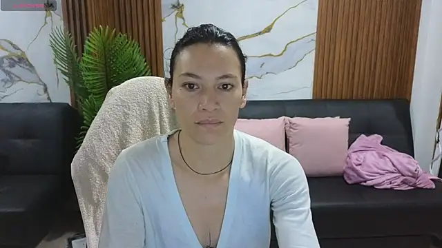 Snapshot of alonddra_tay chatting on June 2026 11:33:01 AM alonddra tay online show from June 2026 11:33:01 AM