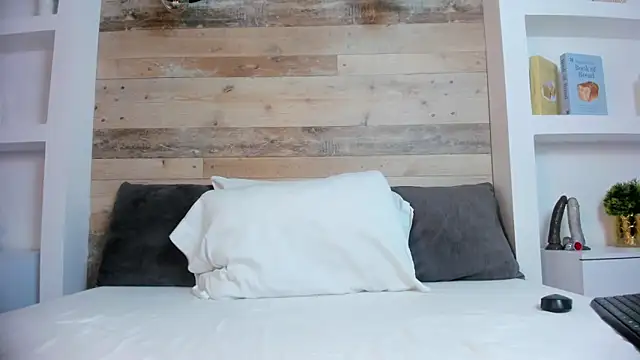 Snapshot of jade_spinters chatting on April 2026 02:12:01 PM jade spinters online show from April 2026 02:12:01 PM