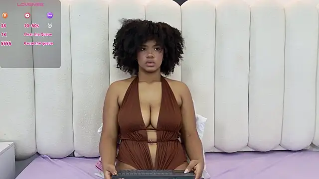 Snapshot of ela_ebony_ chatting on June 2026 12:11:01 PM ela ebony online show from June 2026 12:11:01 PM