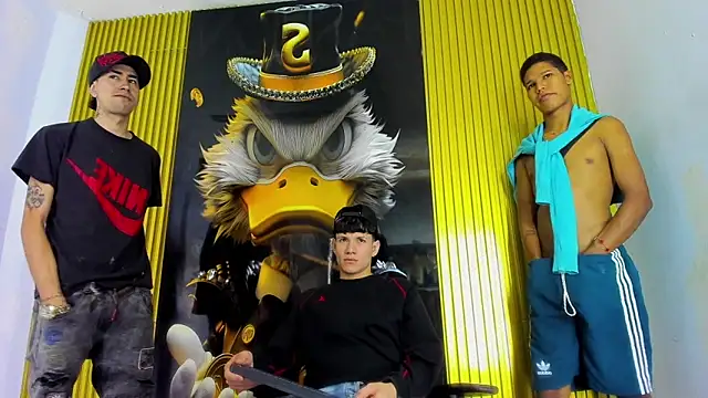 Snapshot of Gang_Members_xxx_ chatting on April 2026 03:56:01 AM Gang Members xxx online show from April 2026 03:56:01 AM