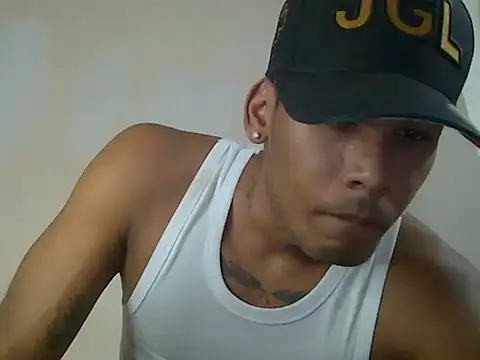 Snapshot of sexy-athletic-guy chatting on April 2026 01:21:01 AM sexy-athletic-guy online show from April 2026 01:21:01 AM