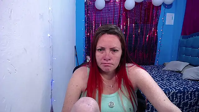 carolinhe26 online show from April 2026 02:15:01 PM