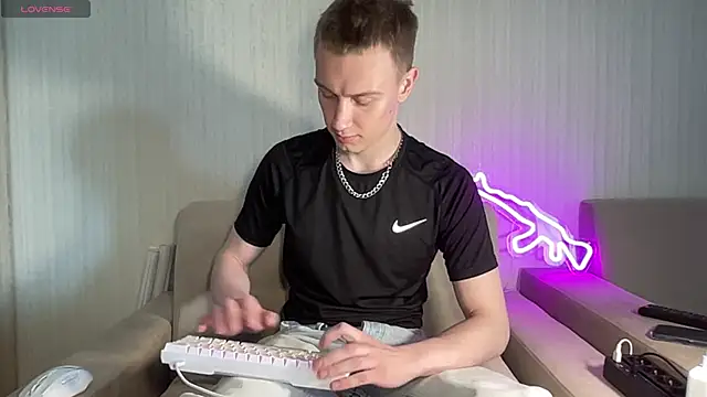 Snapshot of Travis_Gracile chatting on June 2026 06:50:01 AM Travis Gracile online show from June 2026 06:50:01 AM
