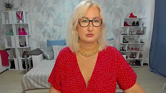 DianaFrances online show from July 2026 09:45:02 AM