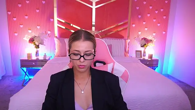 DoveLovee online show from July 2026 05:56:02 AM