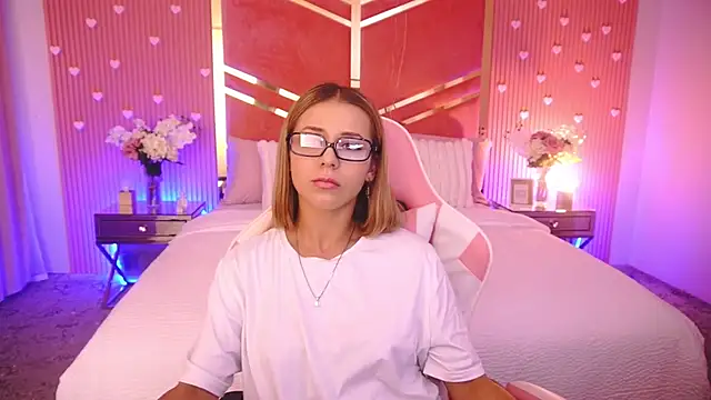 DoveLovee online show from July 2026 12:41:02 PM