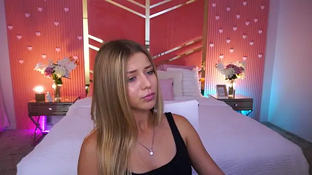 DoveLovee online show from July 2026 02:13:01 PM