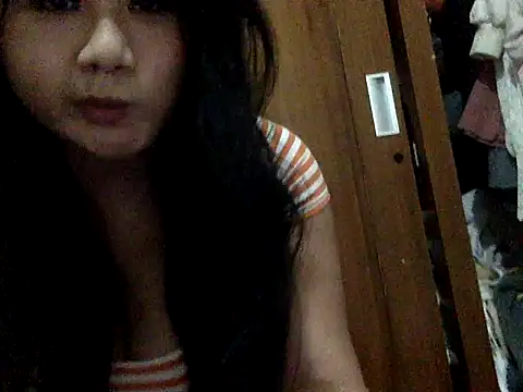 Snapshot of vixenrae chatting on April 2026 02:55:01 PM vixenrae online show from April 2026 02:55:01 PM