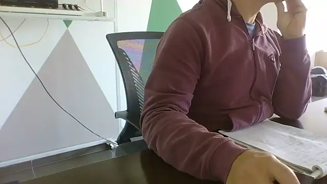 Snapshot of brunosso85ita chatting on April 2026 07:03:01 AM brunosso85ita online show from April 2026 07:03:01 AM