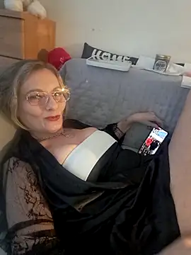 Blond lady czech online show from April 2026 04:21:02 PM