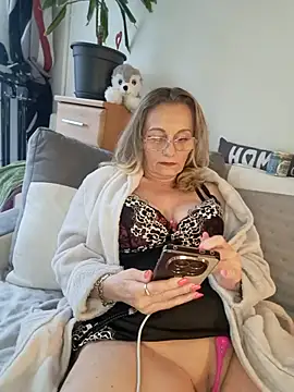Blond lady czech online show from May 2026 05:09:01 PM