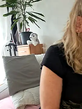 Blond lady czech online show from July 2026 01:35:02 PM