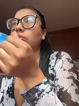 Iam-sophia27 online show from June 2026 07:14:01 PM