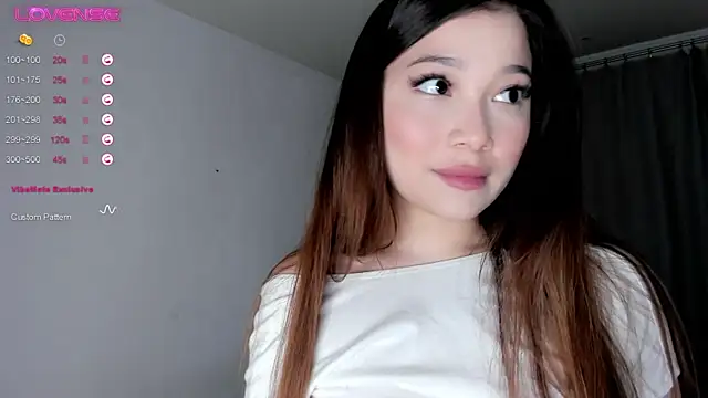 Snapshot of VivaLaDiva chatting on April 2026 08:25:02 PM VivaLaDiva online show from April 2026 08:25:02 PM