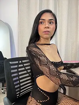MauraGrayy online show from May 2026 11:00:01 PM